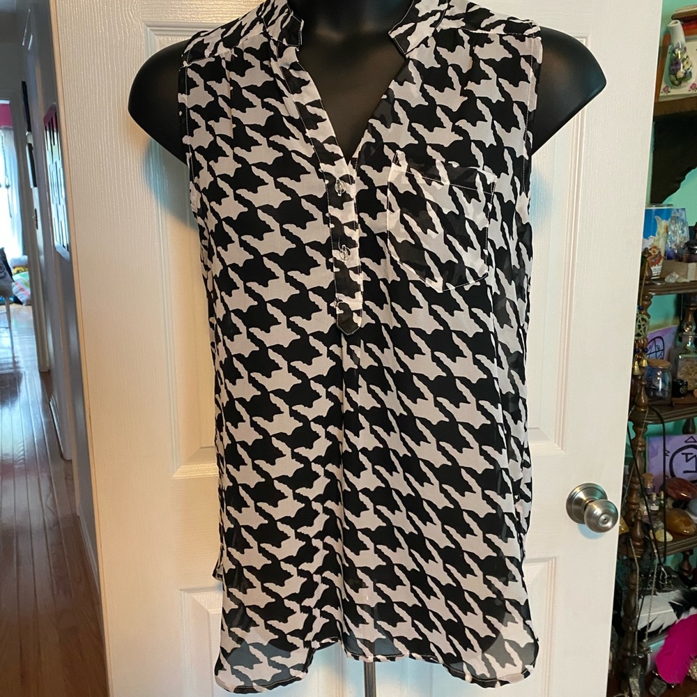 Vintage Sleeveless Houndstooth Blouse